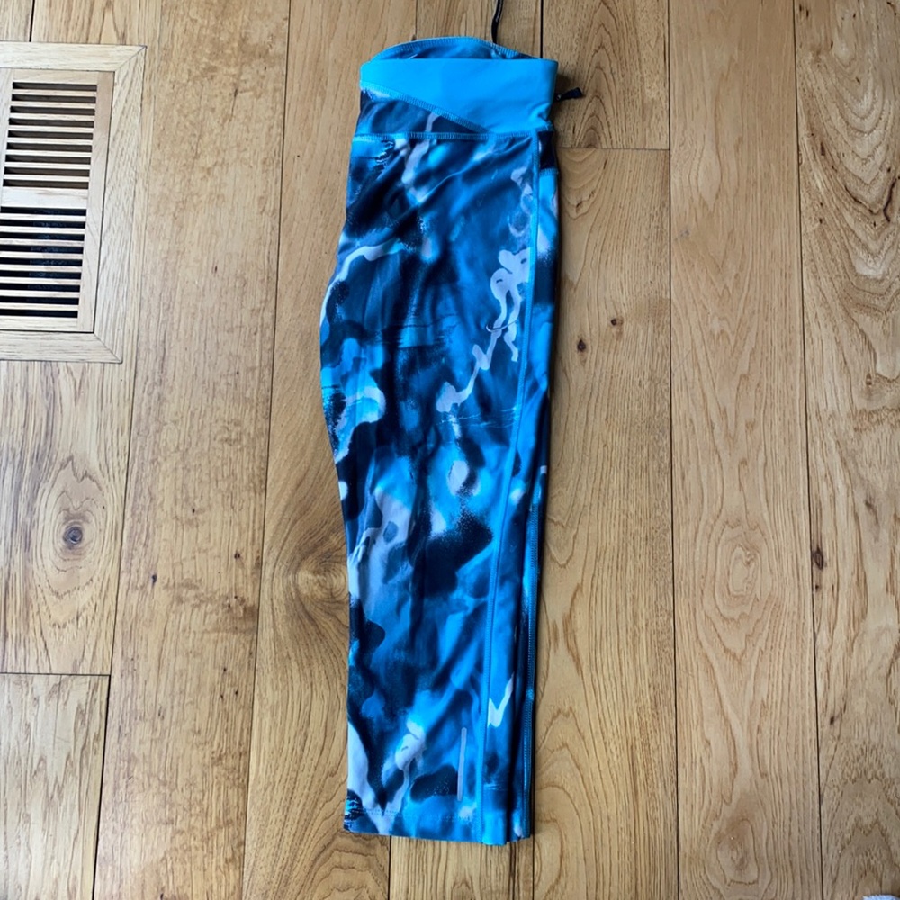Nike Crops